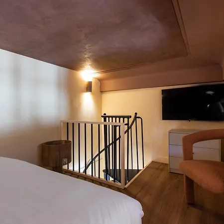 Nochichi Collections - Grands Boulevards Apartman *